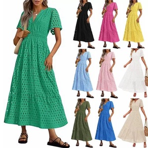 Robe longue décontractée multi-couches style bohème élégante et tendance pour l'été, avec bords à volants, idéale pour les vacances à la plage - Product Image 2