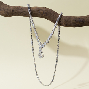 Collier ras du cou MSN-1071 Messi Jewelry en forme de V avec pierre en forme de poire graduée et grand pendentif en forme de poire, collier de mariée - Product Image 1