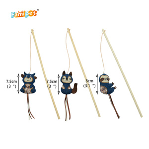 ผู้ผลิต Famipet รับผลิตตามสั่ง ขายส่ง ของเล่นแมวลายสัตว์แบบใหม่ ทำจากผ้ายีนส์ ของเล่นแมวแบบมีด้ามจับ พร้อมแคทนิป - Product Image 2