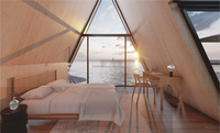 Maisonnette modulaire préfabriquée de luxe triangulaire mobile avec structure en acier et panneaux sandwich pour usage hôtelier et de villégiature