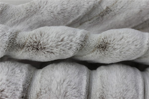 Nhà Máy Cung Cấp Bán Buôn Nhân Tạo Faux Tùy Chỉnh Dài Cọc Mềm Dòng Cắt Lông Thú Vải Polyester Faux <span class=keywords><strong>Rabbit</strong></span> <span class=keywords><strong>Fur</strong></span> - Product Image 2