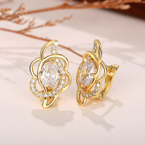 D Shape Floral Huggie Earrings for Women Sparkling Flower Ear Cuff Daily Fashion Jewelry - Product Image 6