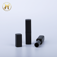 Contenant de rouge à lèvres cosmétique vide rechargeable de 7g, en plastique, cylindrique, nouveau design, avec mécanisme rotatif, couleur personnalisable, marque privée