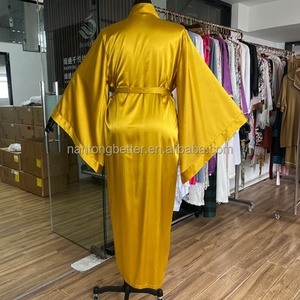 <span class=keywords><strong>Camicia</strong></span> <span class=keywords><strong>da</strong></span> <span class=keywords><strong>notte</strong></span> di seta di lusso per le donne nuovo stile personalizzato lunghi abiti grandi apertura maniche lisce morbido raso <span class=keywords><strong>da</strong></span> <span class=keywords><strong>notte</strong></span> <span class=keywords><strong>da</strong></span> sposa per la primavera - Product Image 2