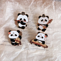 Broche en alliage de zinc créative, motif panda dessin animé, instrument classique chinois, tendance nationale, pour sacs d'étudiants
