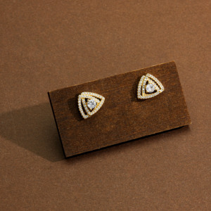 Pendientes de tuerca de circonita chapados en oro de cobre para mujer, joyería de moda al por mayor, de lujo, con circonitas cúbicas en forma de corazón, triángulo, redondo y estrella. - Product Image 4