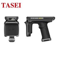 Lecteur portable RFID UHF C72 20 mètres Android 13 Impinj E710 longue portée avec lecteur de codes-barres 2D pour l'inventaire d'entrepôt