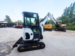 Mini-excavatrice d'occasion E20 de 2 tonnes, modèle original, micro-pelle BOB, mini-excavatrices de jardin à vendre, certifiée CE, avec brise-roche - Product Image 4