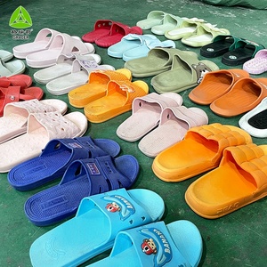 รองเท้าแตะใส่ในบ้าน คละสี จัดส่งแบบสุ่ม ขายส่งจำนวนมาก สำหรับผู้ชายและผู้หญิง ฤดูร้อน มือสอง - Product Image 3
