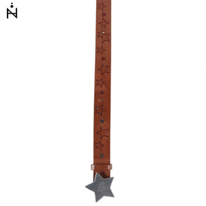 Cintura in pelle PU con fibbia a stella a cinque punte da 4 cm per donna, cintura alla moda con motivo a stella e fibbia a forma di stella - Product Image 1