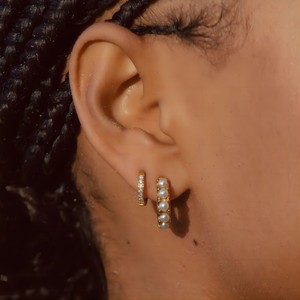 Pendientes de perlas Li Quan con forma de C, de acero inoxidable, para mujer, joyería de moda. - Product Image 2