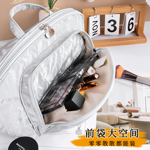 กระเป๋าเก็บเครื่องสำอางทรงสามเหลี่ยมความจุขนาดใหญ่กันน้ำแยกส่วนเปียกและแห้งสำหรับการเดินทางใช้ในชีวิตประจำวัน 29x23x21 ซม. - Product Image 3