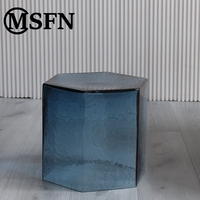 Table d'appoint hexagonale en verre ondulé bleu, style artistique moderne, vente directe usine, idéale pour villa, salon, chambre, hôtel, durable