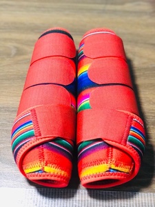 Bottes de protection pour chevaux TOUGH TACK à motifs, en néoprène, pour le sport équestre - Product Image 3