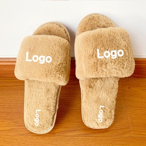 <span class=keywords><strong>Ciabatte</strong></span> da <span class=keywords><strong>casa</strong></span> da donna di tendenza con logo di design, a punta aperta, in pelliccia sintetica morbida e soffice, con cinturino singolo - Product Image 4