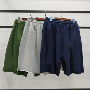 Short unisexe en coton doux idéal pour les sports d'été tenue décontractée confortable toute la journée pour les hommes femmes fabrication - Product Image 5