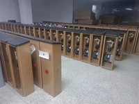 Barrière à flèche droite avec bras de 4,5 m, barrière de circulation automatique RFID pour produits