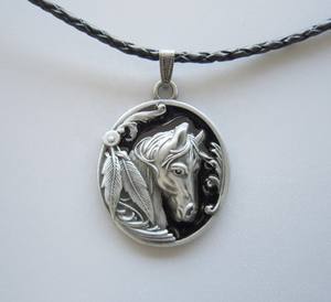 서양 말 동물 보석 황동 에나멜 실버 사용자 정의 여성 목걸이 - Product Image 1