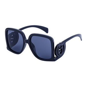 Unisex occhiali da sole moda con lenti UV400 di alta qualità in stile vento sport occhiali da sole grande struttura nera PC materiale per le donne