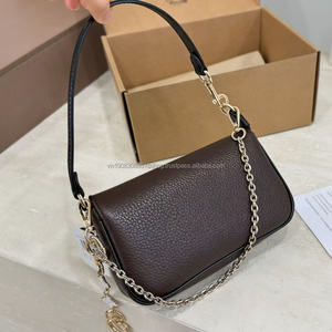 Bolso de Hombro Pequeño Casual para Mujer, Estilo Nueva York, de PU, con Detalles de Acero Inoxidable, Diseño de Cereza, de Lujo, Venta al Por Mayor - Product Image 4