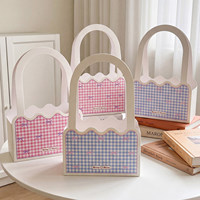 Panier de fleurs pour la Journée des enfants, en carton, boîte rectangulaire portable, à carreaux, pour collations, arrangement floral fait main, cadeau DIY