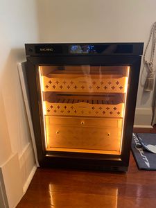 Humidor Eléctrico para Cigarros MON800A al por Mayor, Gabinete para Exhibición de Cigarros en Tiendas, Capacidad para 500 Cigarros - Product Image 3