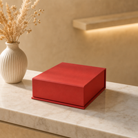 Boîte magnétique rouge personnalisée en gros avec couvercle rabattable, en carton rigide, avec insert en mousse noire pour emballage de bijoux et cadeaux de détail