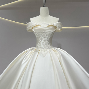 Vestido de Novia Largo de Satén Color Marfil JFH70 Royal Sweetheart para Mujer con Corsé, Cola Capilla, Estilo Princesa, Moderno con Encaje y Flores de Cristal - Product Image 3