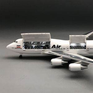 Modelo de Avión de Resina Boeing 747-400 de <span class=keywords><strong>Mahan</strong></span> Air a Escala 1/150 de 47 cm con Cabina Abrible y Luces LED - Product Image 3
