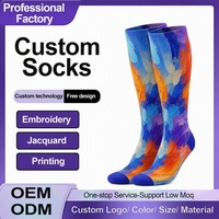 Chaussettes de voyage aux motifs colorés et vibrants, chaussettes de compression élastiques anti-fatigue pour les longs trajets