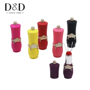 New Craft Lipstick Shaped Needles Pin Cushion with 5 Sewing Needles Pincushion Rotatable Needle Holder Sewing Tool Accessories