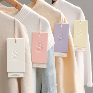 Etiqueta de marca registrada de <span class=keywords><strong>ropa</strong></span> de gama alta, papel especial personalizado, logotipo grueso en relieve, <span class=keywords><strong>etiquetas</strong></span> simples <span class=keywords><strong>para</strong></span> <span class=keywords><strong>tienda</strong></span> de <span class=keywords><strong>ropa</strong></span> de mujer - Product Image 1