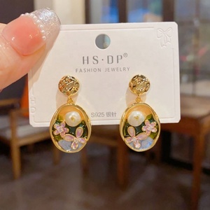 Pendientes de Oro con Diseño Geométrico de Perlas de Imitación y Diamantes al Estilo Retro Francés, Modernos y Versátiles para Mujer, Diseño de Nicho, Ideales para Fiestas - Product Image 5