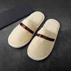 Chaussons jetables de haute qualité, chaussons d'hôtel, claquettes pour hommes, chaussons d'hôtel personnalisés avec grande promotion - Product Image 1