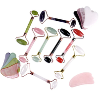 Kit Visage : Rouleau Double Embout en Résine Rose et Planche Gua Sha en Forme de Cœur – Accessoire Relaxant pour la Peau à Domicile