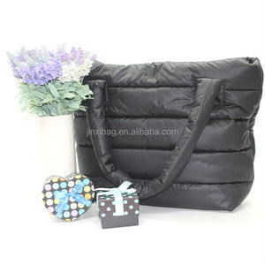 优质黑色冬季绗缝面料手提包日常使用时尚舒适 - Product Image 4