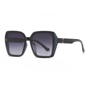 Nouvelles lunettes de soleil polarisées pour femmes, monture large noire, protection UV400, verres PC, type 3, pare-soleil - Product Image 1