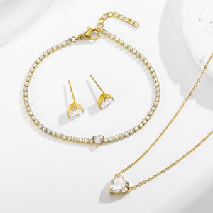 3 pcs/set Coeur Zircon Pendentif Croix Chaîne Femmes Simple Titane Acier Plaqué Or 18k Collier Bracelet Boucles d'oreilles Set pour Femmes - Product Image 1
