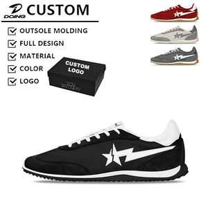 Chaussures de sport noires en daim personnalisées avec semelles en caoutchouc antidérapantes, baskets de marche noires décorées d'étoiles, chaussures de course - Product Image 1