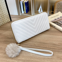 Sac Tendance 2024 Portefeuille long en peluche brodé pour femme, décontracté, à main, avec porte-monnaie