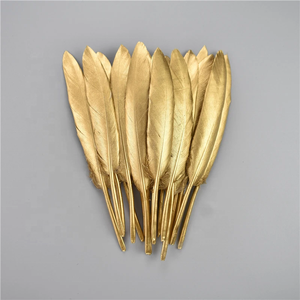 Plumas de Ganso Color Dorado en Aerosol, Venta Económica, 15-20CM, Plumas de Ganso Nagorie de Buena Calidad para Decoración de Sombreros y Pendientes - Product Image 4