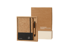 Ensemble cadeau de luxe pour cadres avec logo personnalisé : carnet en liège écologique, stylo, mug isotherme et foulard en soie