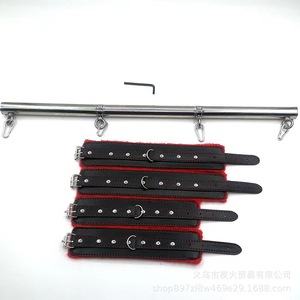 Esposas y grilletes retráctiles y desmontables, un conjunto de sujeción metálico único con tubos de acero inoxidable. - Product Image 4