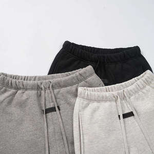 Pantalones de chándal oversize sin puños para hombre 2026 SS22 Essentials, de poliéster/algodón, color avena claro, con flocado elástico oscuro. - Product Image 4