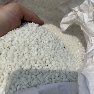 Fût en plastique de Chine, fourni par l'usine, en PET vierge IV 0.80, granulés de résine PET CZ 318, pour thermoformage, fût en plastique recyclé - Product Image 1