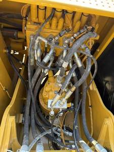 Mini-excavatrice sur chenilles Caterpillar 313 d'occasion, modèle 2024, 13000 kg, moteur inclus, excellent état, origine Japon, vente avec garantie 1 an - Product Image 6