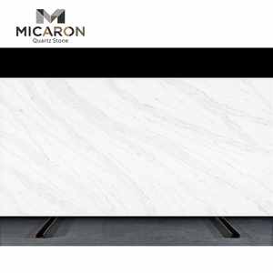 Dalle de quartz Calacatta Gold Vein avec <span class=keywords><strong>un</strong></span> motif doré audacieux et dynamique, 20 mm, pour îlot de cuisine avec comptoir en cascade - Product Image 4