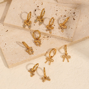 ต่างหูแบบห่วงประดับโบว์ ชุบทอง ประดับเพชรไมโคร เหมาะสำหรับใส่ทุกวัน - Product Image 1