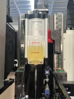 Machine CNC à 3 axes GSK BT40 à vente chaude, centre d'usinage vertical VMC1055 pour le traitement des métaux, service moyen