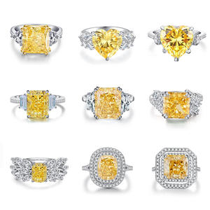 Bague de fiançailles classique de luxe en argent rhodié S925 avec zircon rond taille brillant, style européen et américain, pour femme - Product Image 1